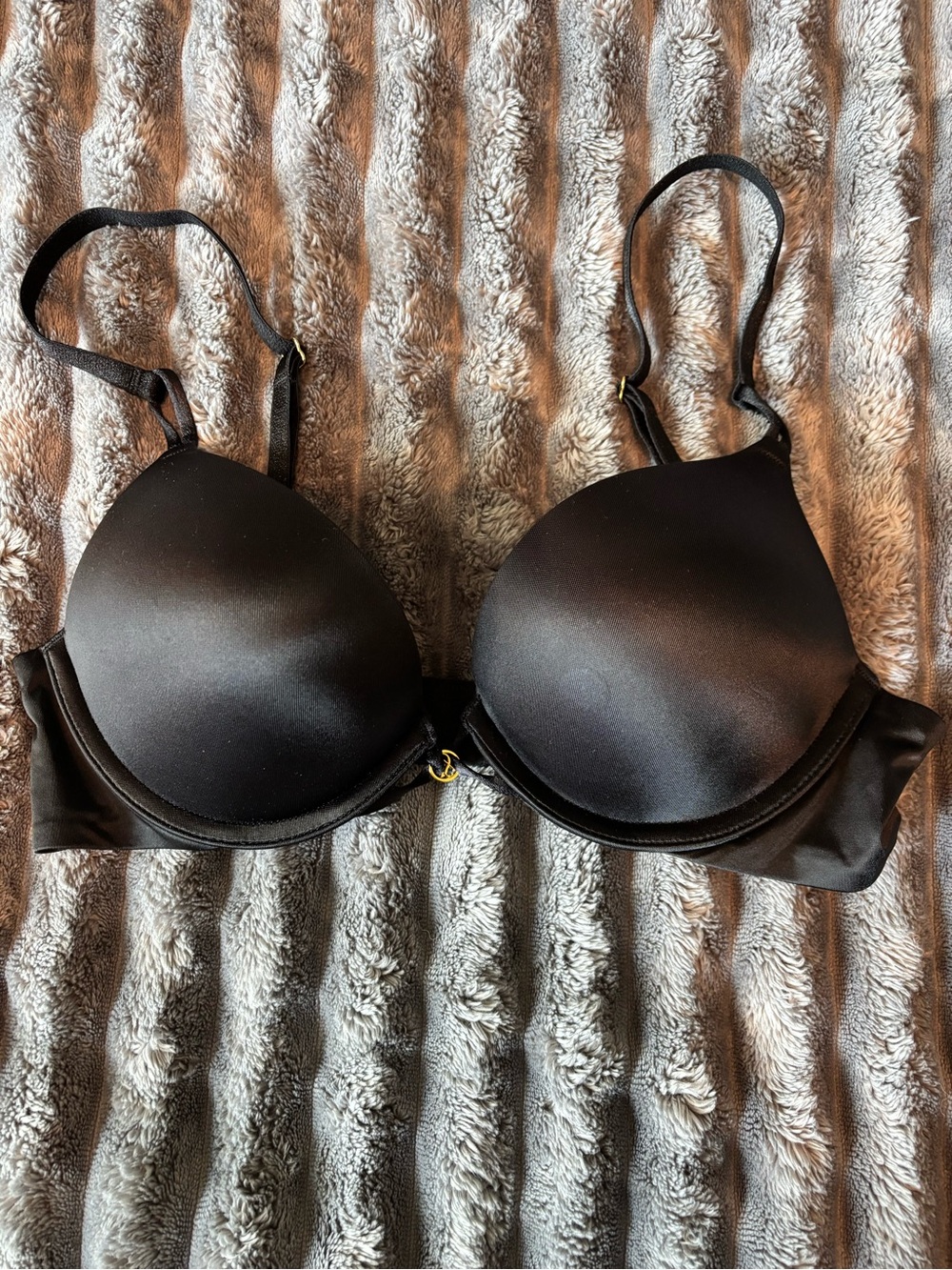 Victoria Secrete Bombshell Plunge Bra Black 32A